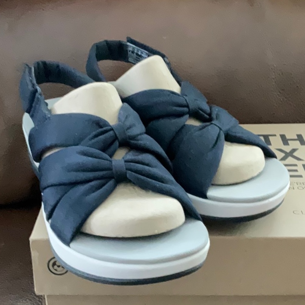 Clarks Arla Meg navy sandal size 8M